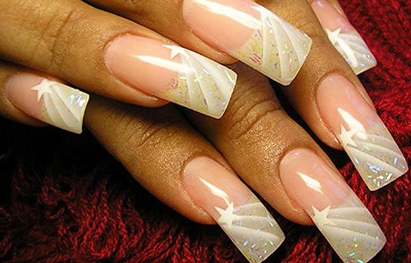 diseño de uñas de acrílico francesas con estrellas