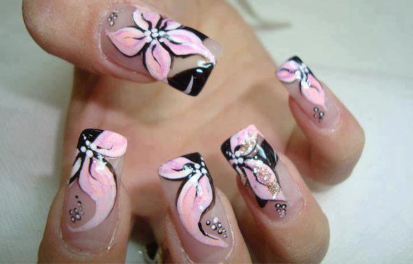 diseños de uñas con petalos y flores