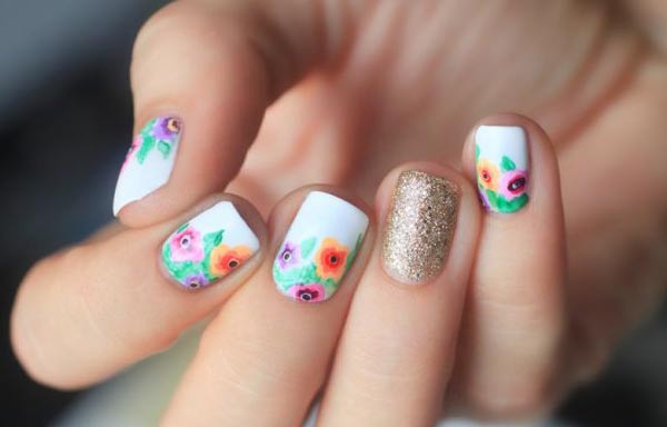 Diseños de uñas juveniles flores
